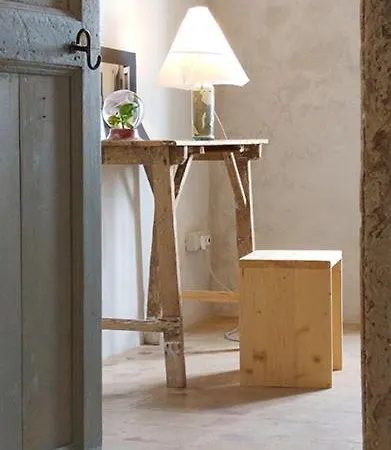 Borgo Petelia, Casa Chiarotti, Antica Casa Con Scala Esterna * סטרונגולי