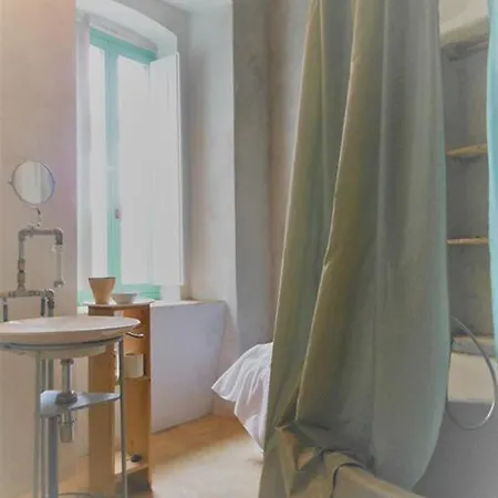 בית נופש Borgo Petelia, Casa Chiarotti, Antica Casa Con Scala Esterna *