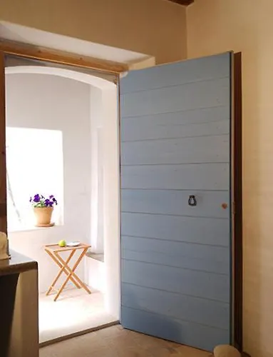 Borgo Petelia, Casa Chiarotti, Antica Casa Con Scala Esterna Nyaraló Strongoli